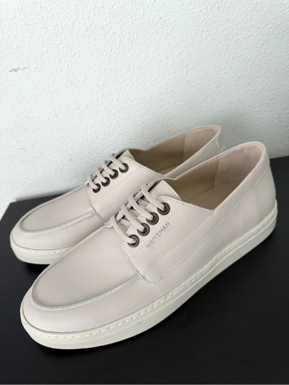 “Like new” Stuart Weitzman Bristol Calf Leather Lace Up Sneakers